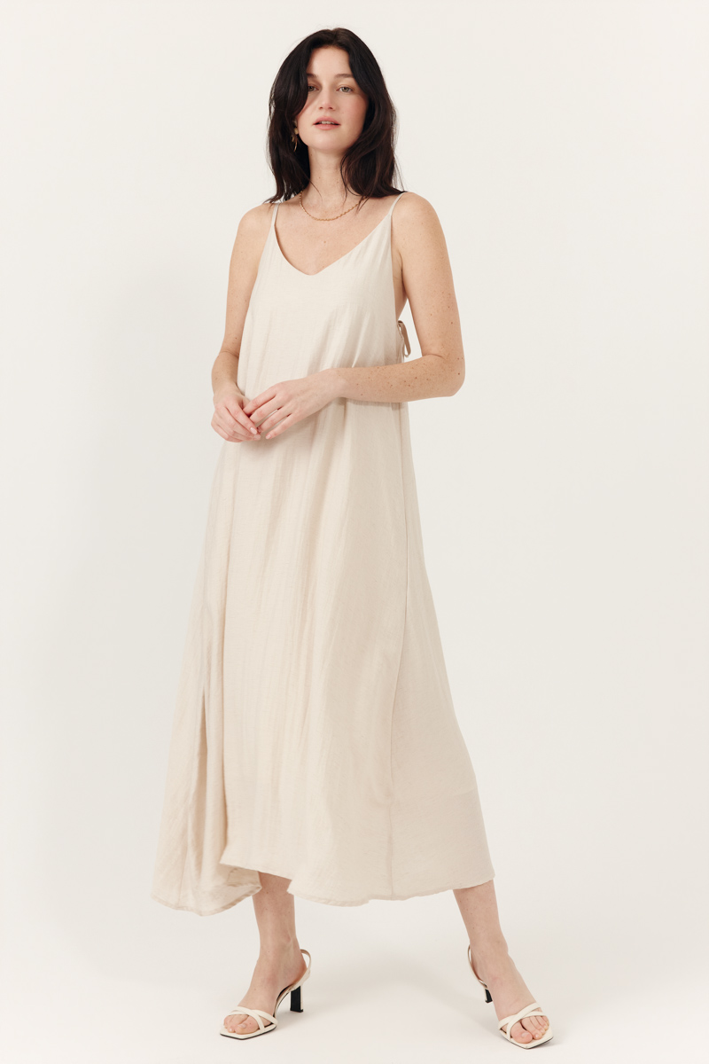 VESTIDO LARGO BROOKE COLOR BEIGE